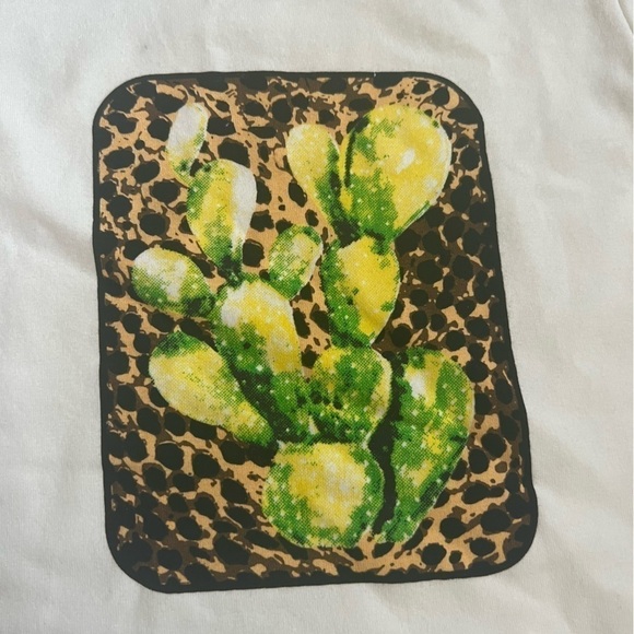 Two Piece Set Baby Girl Leopard Distressed
Denim Shorts and Tee Set Sz 12-18 NWT - Picture 6 of 7